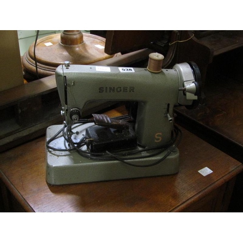 538 - SINGER SEWING MACHINE