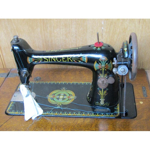 628 - SINGER TREDDLE SEWING MACHINE