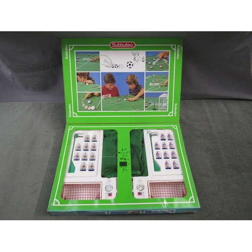 1252 - CASED SUBBUTEO SET - 46cms W