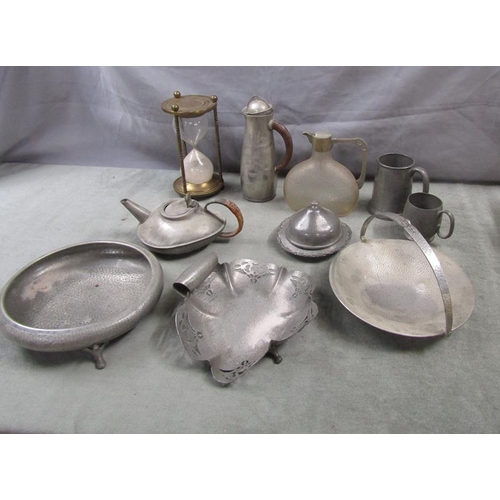 1253 - BOX OF PEWTER WARES TO INC TUDRIC FOR LIBERTY