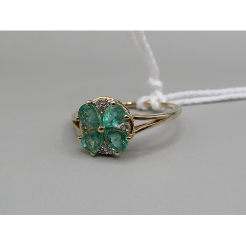 1515 - GOLD EMERALD CLUSTER RING SIZE P