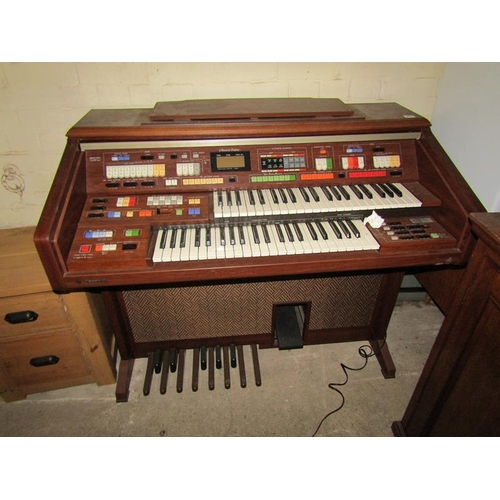 808 - ELECTRIC ORGAN