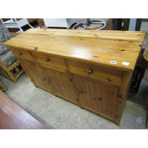 882 - PINE DRESSER