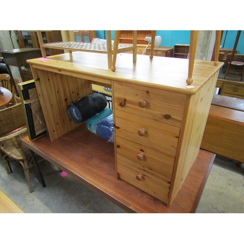 885 - PINE DESK