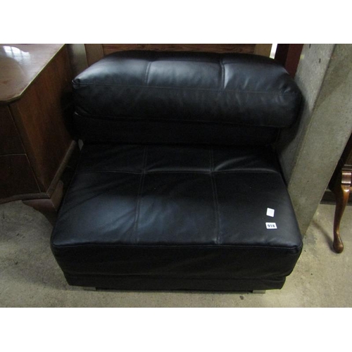 918 - BLACK LEATHER DAY BED