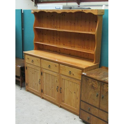 958 - PINE DRESSER