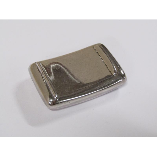 1630 - A silver curved pocket snuff box, Birmingham 1960, 6cm w.