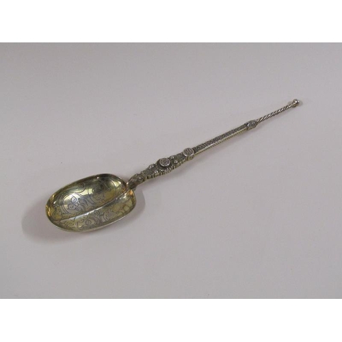 1734 - An Edwardian silver gilt anointing spoon, London 1904, 3ozt, 25.5cm l.