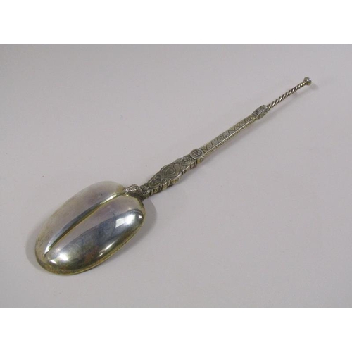 1734 - An Edwardian silver gilt anointing spoon, London 1904, 3ozt, 25.5cm l.