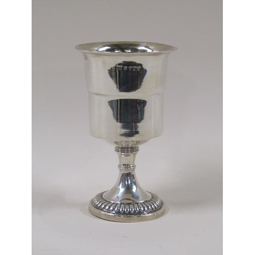 1748 - A George III silver goblet, London 1819, 6.8ozt, 15cm h.