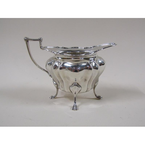 1772 - Three piece silver tea service by Walker & Hall, Sheffield 1910/11, 40ozt, teapot 30cm w.