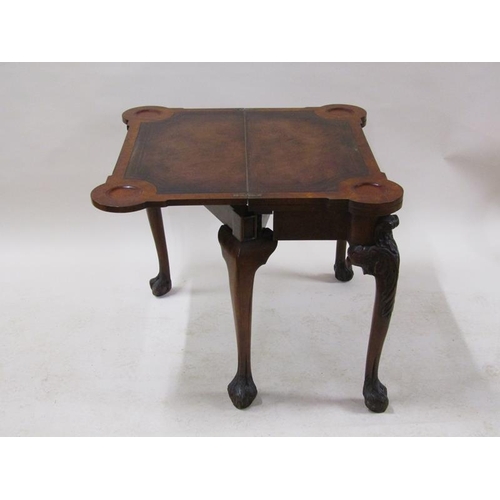 2046 - A William IV burr walnut double fold compendium card table with a chequer board folding and supporte... 