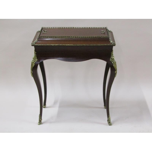 2053 - A 19c French style mahogany ormolu mounted jardinière stand with lift off cover on tapering cabriole... 