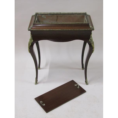 2053 - A 19c French style mahogany ormolu mounted jardinière stand with lift off cover on tapering cabriole... 