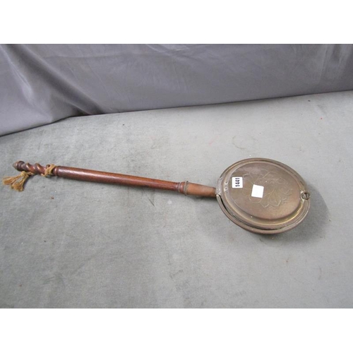 1441 - Small antique warming pan, 76cms l