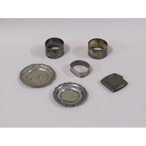 1559 - Collection of misc. small silver of silver to incl. three napkin rings, two small dishes & vesta cas... 