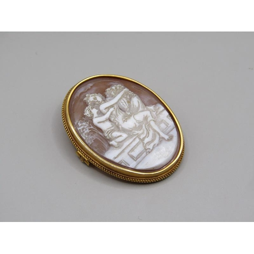 1606 - Gold mounted cameo brooch