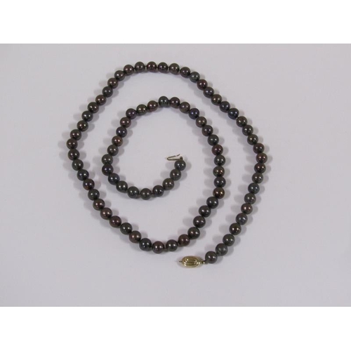 1664 - String of grey pearl beads