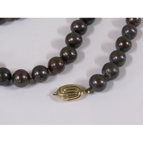 1664 - String of grey pearl beads