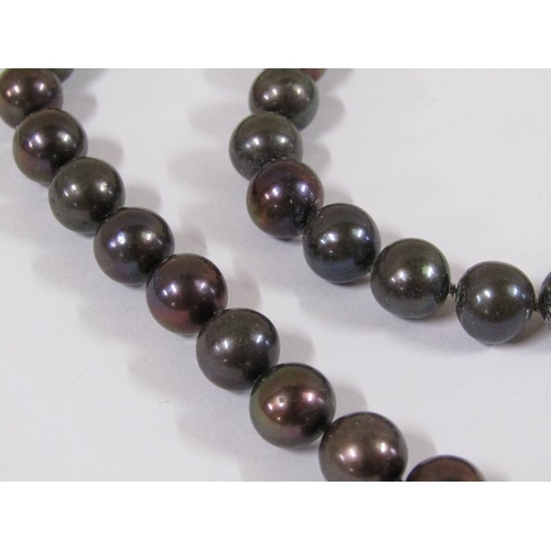 1664 - String of grey pearl beads