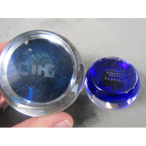 1889 - Collection of glass paperweights to incl. Caithness, largest 8.5cm diam.