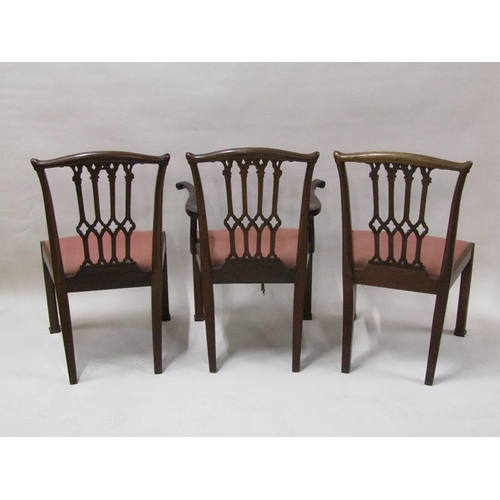 2044 - A set of seven (6+1) mid Georgian style mahogany dining chairs with pierced vase splats, shaped top ... 