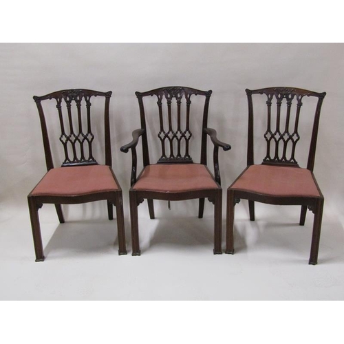 2044 - A set of seven (6+1) mid Georgian style mahogany dining chairs with pierced vase splats, shaped top ... 