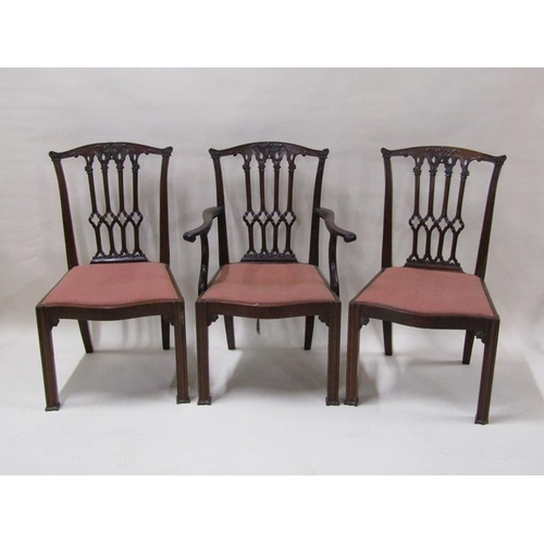 2044 - A set of seven (6+1) mid Georgian style mahogany dining chairs with pierced vase splats, shaped top ... 