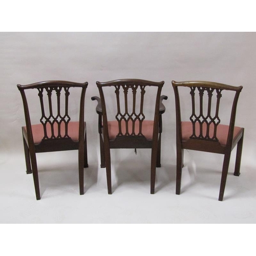 2044 - A set of seven (6+1) mid Georgian style mahogany dining chairs with pierced vase splats, shaped top ... 