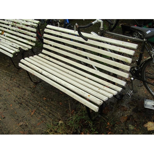 1031 - WHITE SLATTED GARDEN BENCH