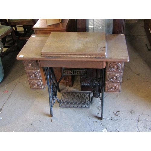 661 - SINGER TREADLE SEWING MACHINE