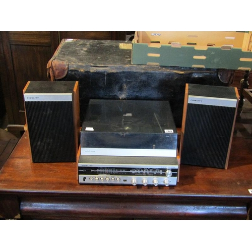 764 - TURNTABLE AND SPEAKERS