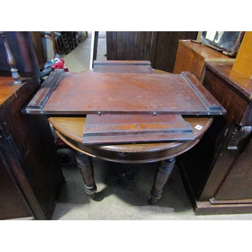 765 - VICTORIAN EXTENDING DINING TABLE