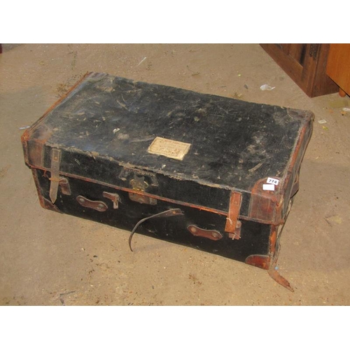 774 - VINTAGE TRAVELLING TRUNK