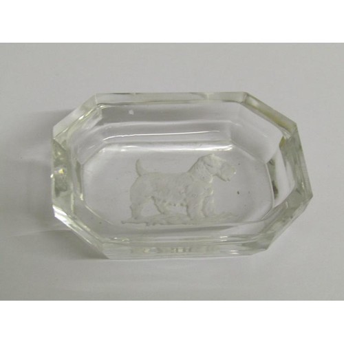 1523 - Two Scottie dog engraved small clear glass dishes, each 7cm w.