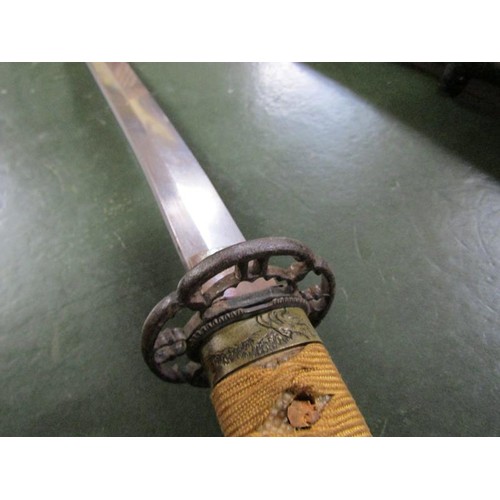 1360 - Japanese sword in sheath, 75cms l