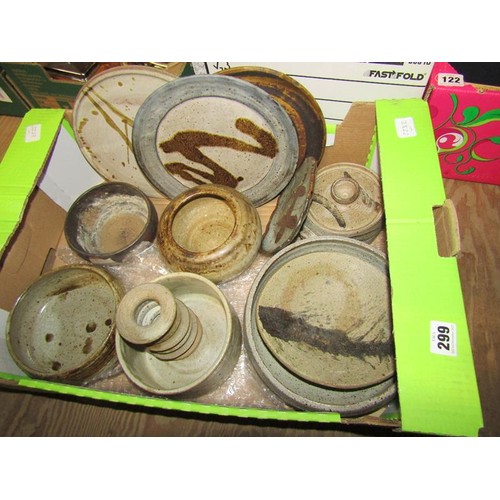 299 - BOX OF MIXED STUDIO POTTERY