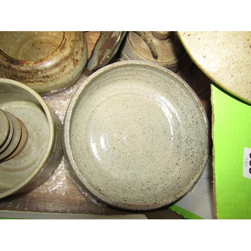 299 - BOX OF MIXED STUDIO POTTERY