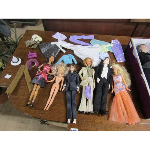 317 - COLLECTION OF COLLECTORS DOLLS, ACCESSORIES. TO INC. WENTWORTH DOLLS  ETC