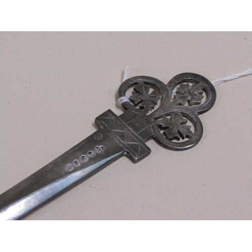 1552 - SILVER PLATED PAPER KNIFE WITH A TREFOIL AND LEAF TERMINAL - 35cms L