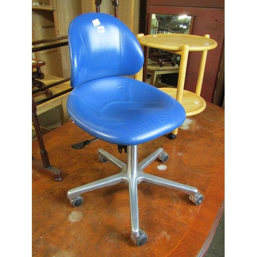 521 - BLUE LEATHER SWIVEL CHAIR