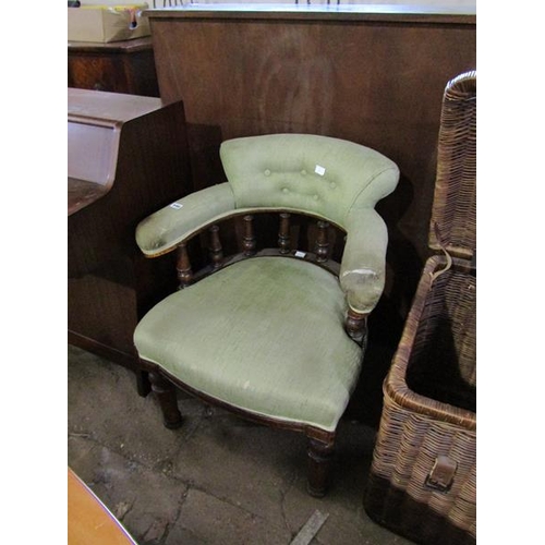 540 - VICTORIAN SPINDLEBACK TUB CHAIR