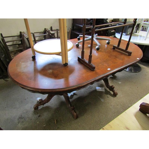 552 - WALNUT DINING TABLE