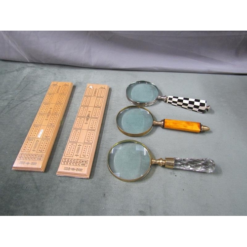 1343 - THREE MAGNIFYING GLASSES AND TWO CRIBBAGE BOARDS