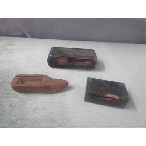 1572A - TWO 19C SNUFF BOXES; CARVED WOOD SHOE SNUFF - LID MISSING