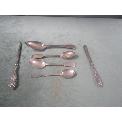 1587 - SMALL COLLECTION OF FOUR SILVER SPOONS, BUTTER KNIFE & BUTTON HOOK