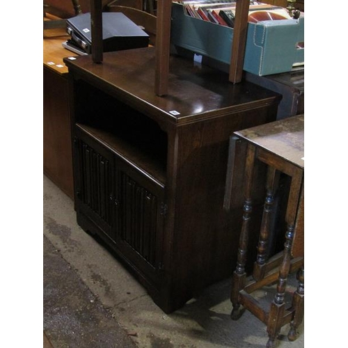 587 - OLD CHARM OAK CUPBOARD