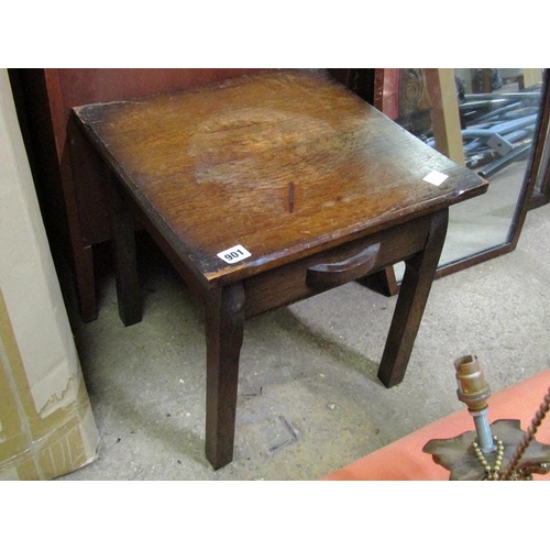 901 - OAK OCCASIONAL TABLE