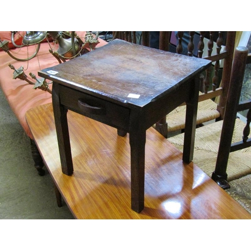 901 - OAK OCCASIONAL TABLE