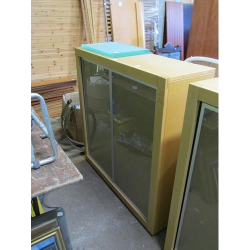 940 - MODERN CUPBOARD